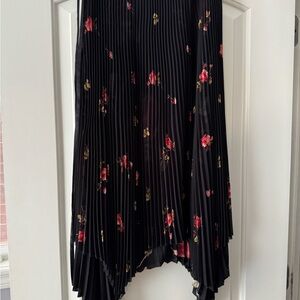 Aritzia Wilfred Black Rose Petals Pleated Skirt